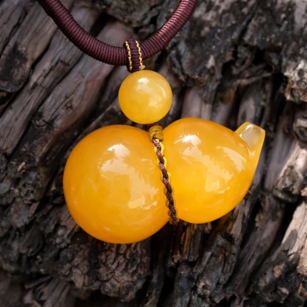 鸡油红蜜蜡葫芦吊坠 重20克 尺寸49*27.5