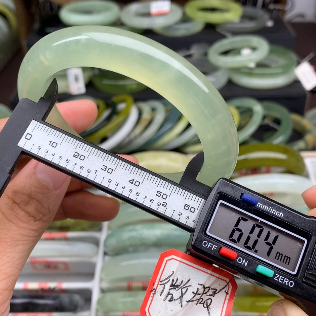 蛇纹石玉未镶嵌手镯766