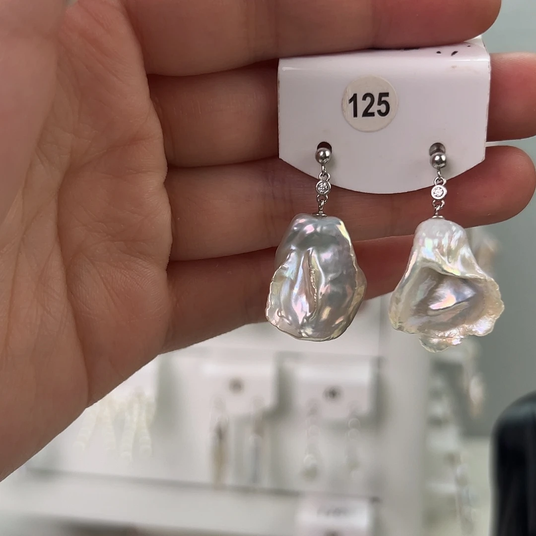 非金属巴洛克花瓣耳饰