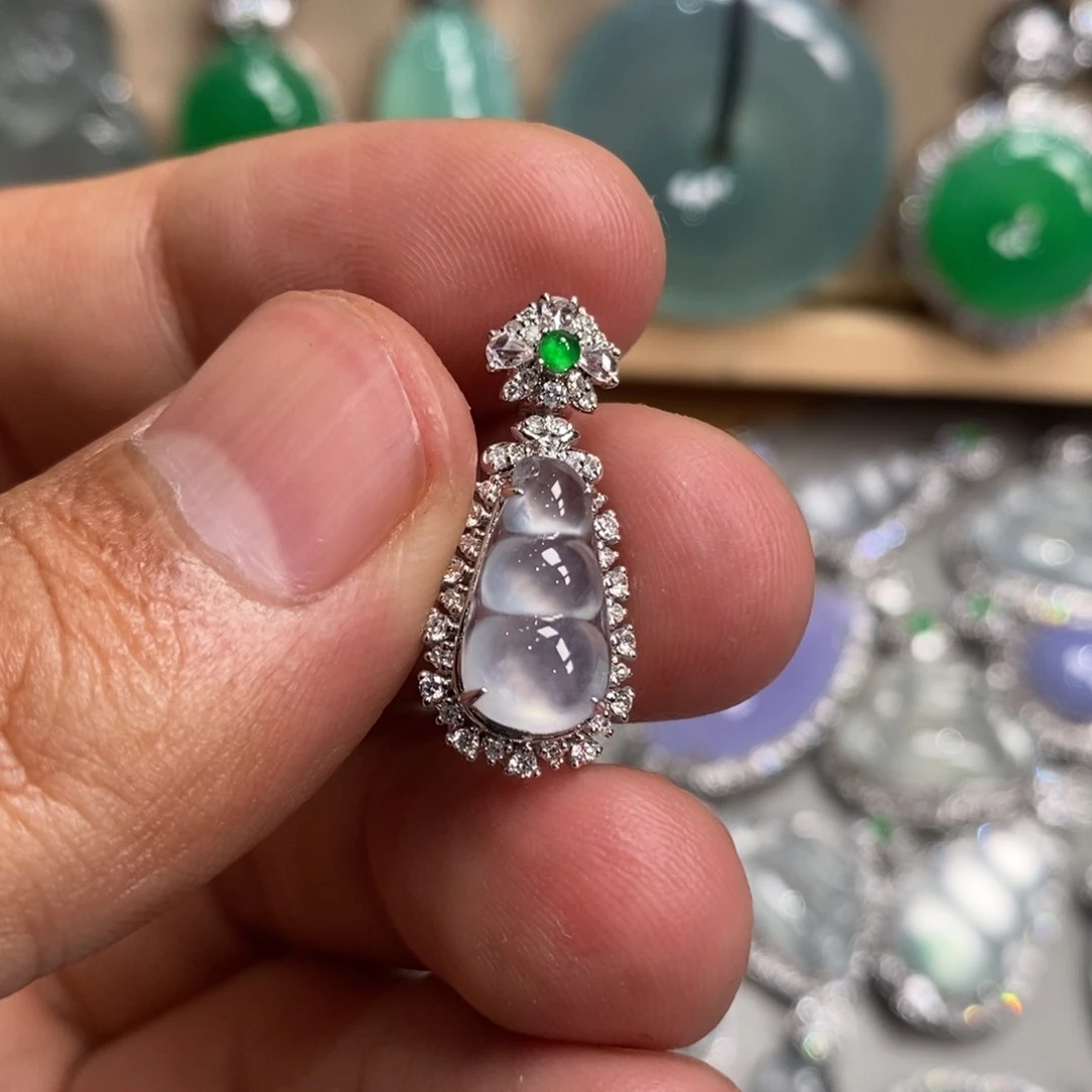 翡翠吊坠(不含链)18K金镶嵌