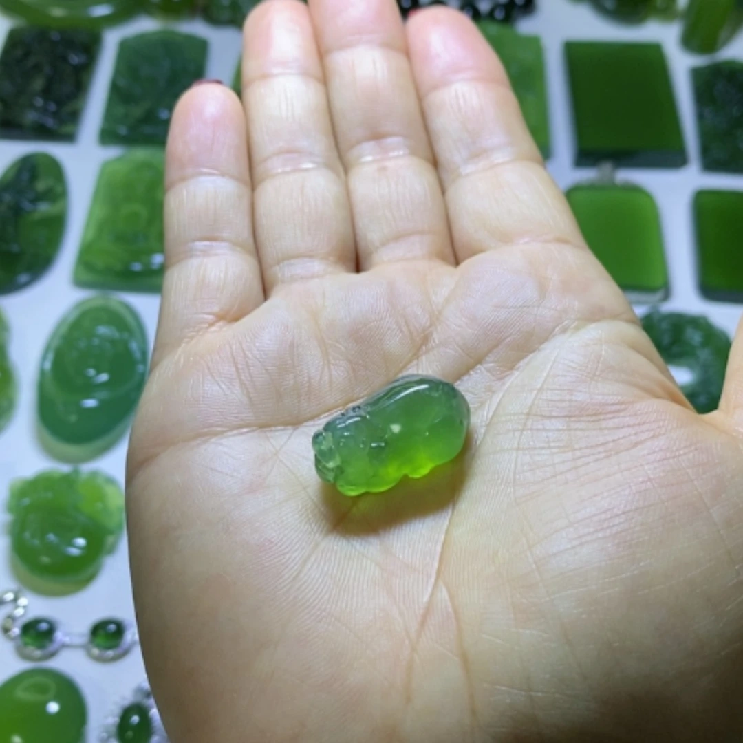 【闪购商品】蛇纹石玉颈饰未镶嵌