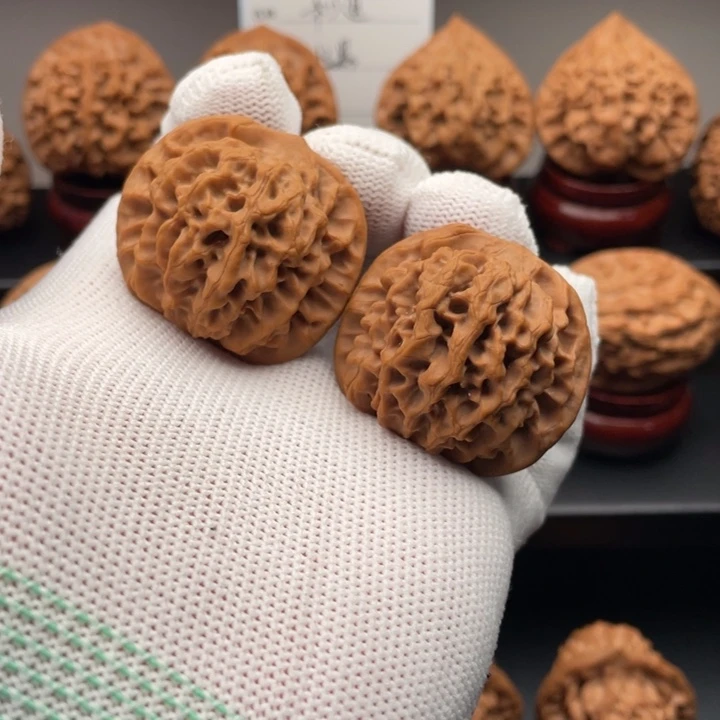 文玩核桃吊坠38尺寸