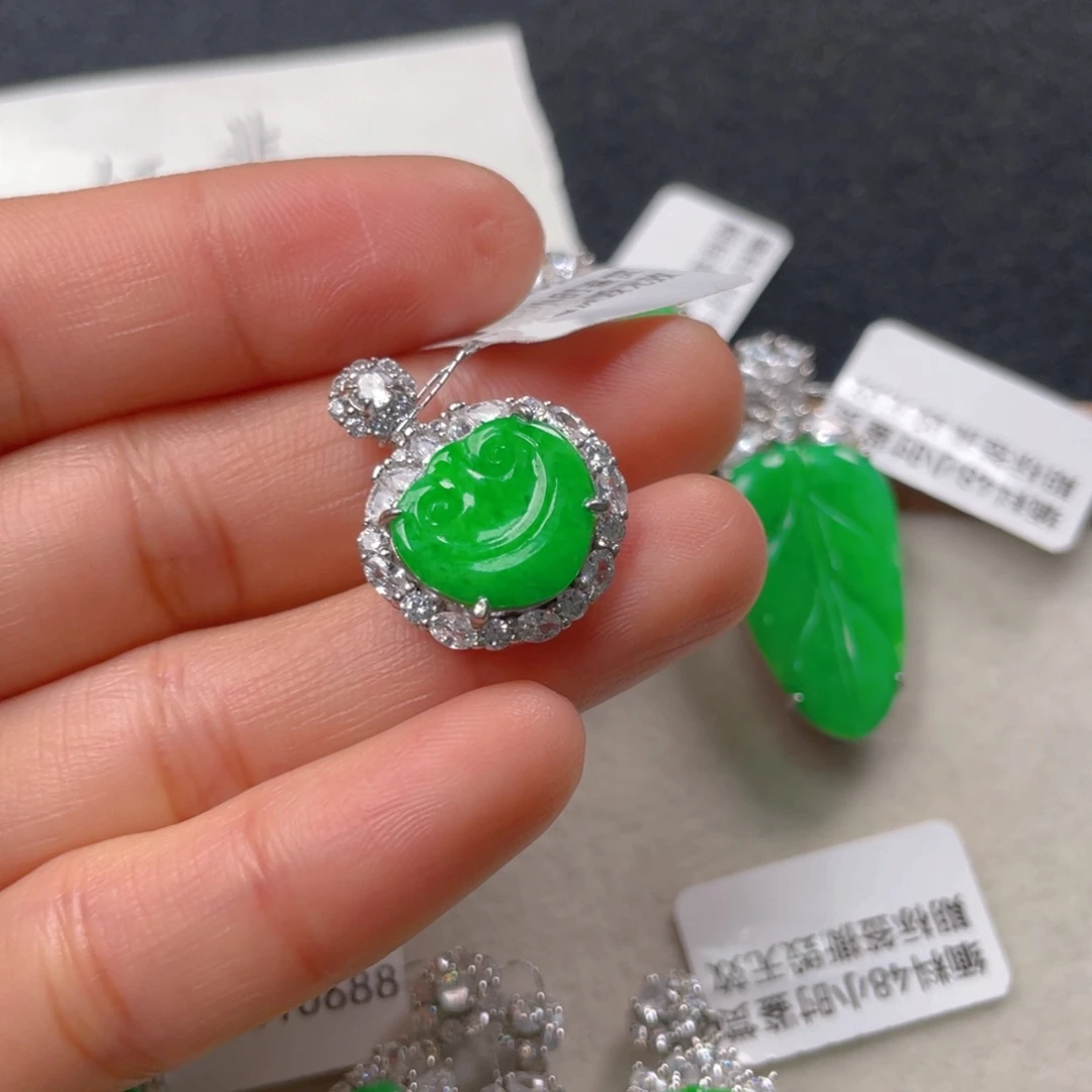 翡翠颈饰银S925镶嵌翡翠