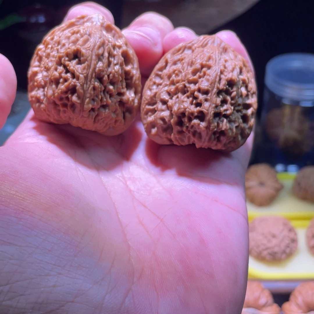 文玩核桃把件41全品50g正三角南疆