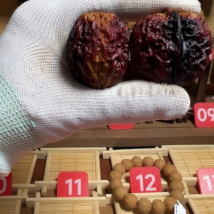 文玩核桃吊坠七彩绣球42尺7号