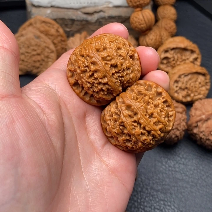 桃核把件尺寸38和尚头