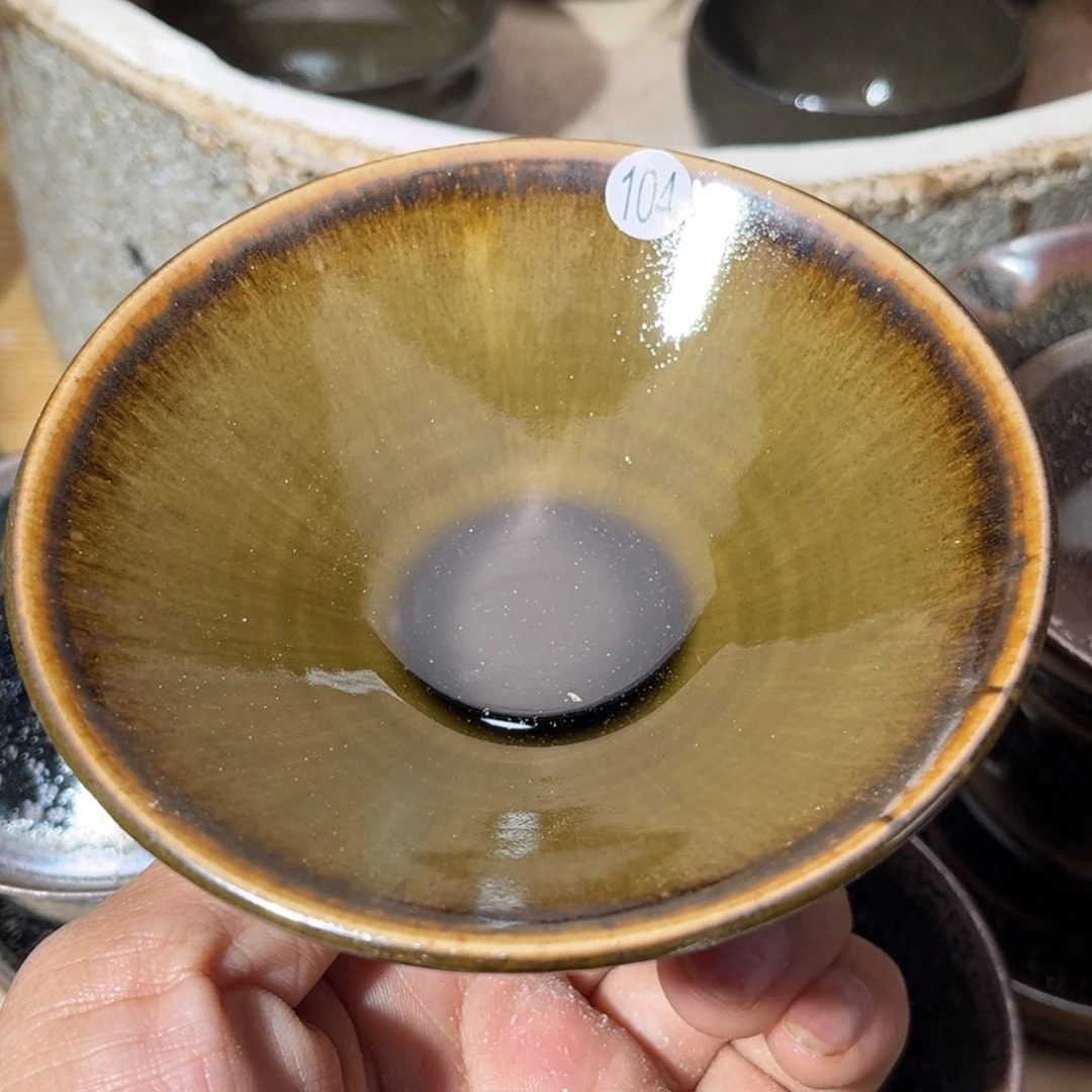 茶盏义兴龙窑坚持真柴烧