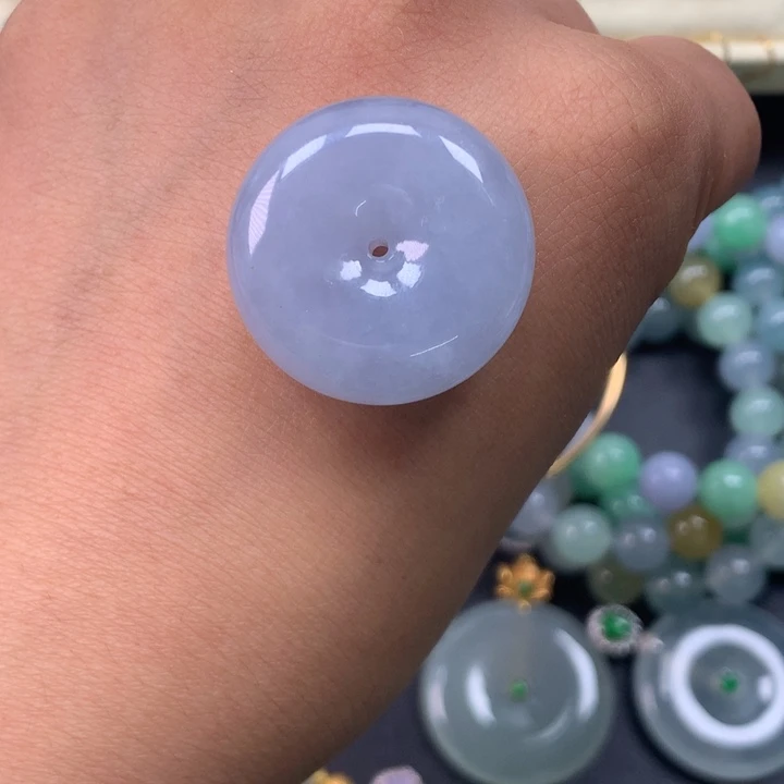 翡翠未镶嵌颈饰肥扣