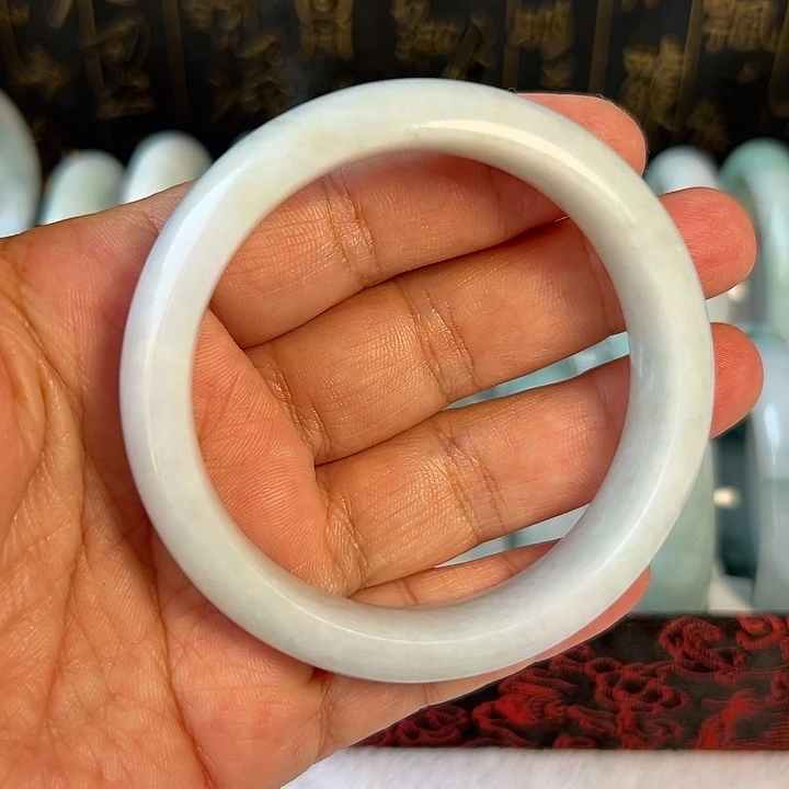 翡翠手镯未镶嵌天然A货翡翠玉手镯