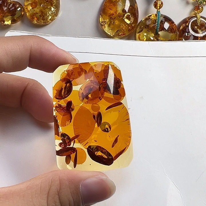 琥珀（花珀）未镶嵌颈饰