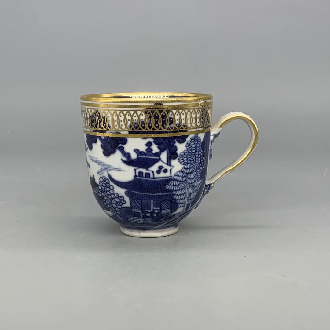 62512206*清乾隆青花描金山水纹把杯/瓷器六/江苏省文物总店/MM