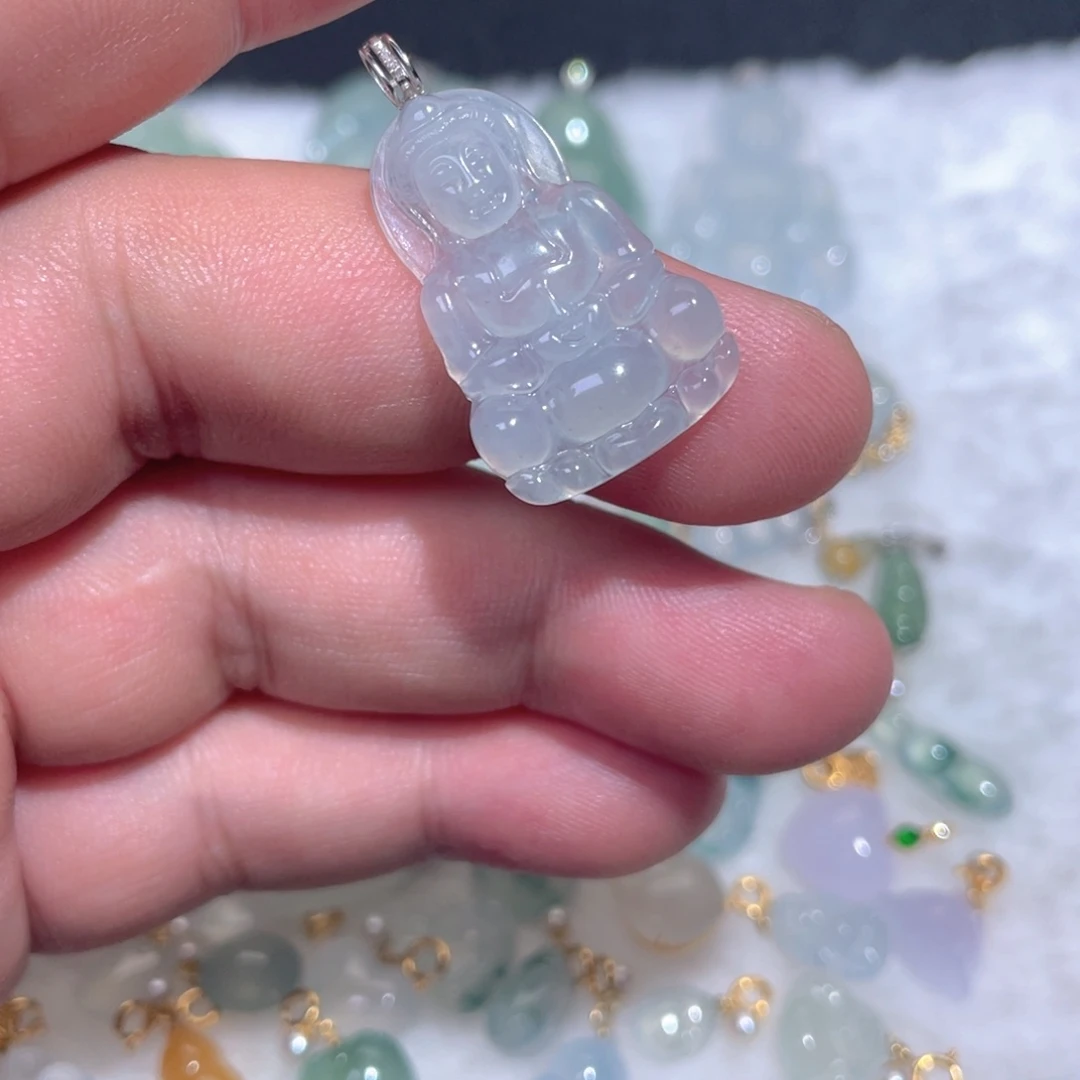 颈饰18K金镶嵌翡翠