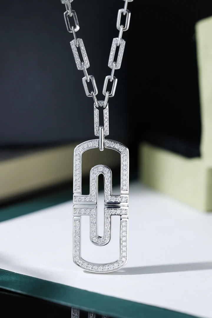 18K金钻石回形针项链