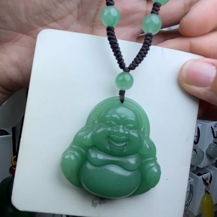 石英质玉未镶嵌颈饰