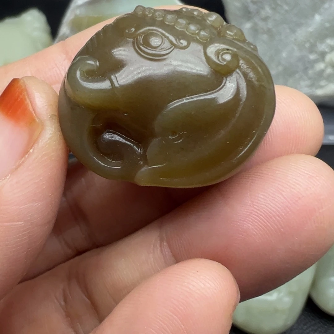 和田玉（糖玉）未镶嵌颈饰
