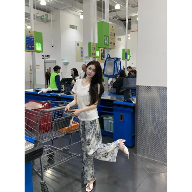 【梦梦服饰】迪家V领正肩短袖+高级垂感水墨画印花丝滑松紧腰阔腿裤