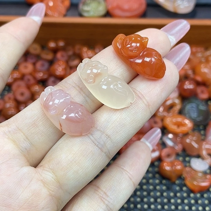 南红玛瑙未镶嵌颈饰趴趴猫
