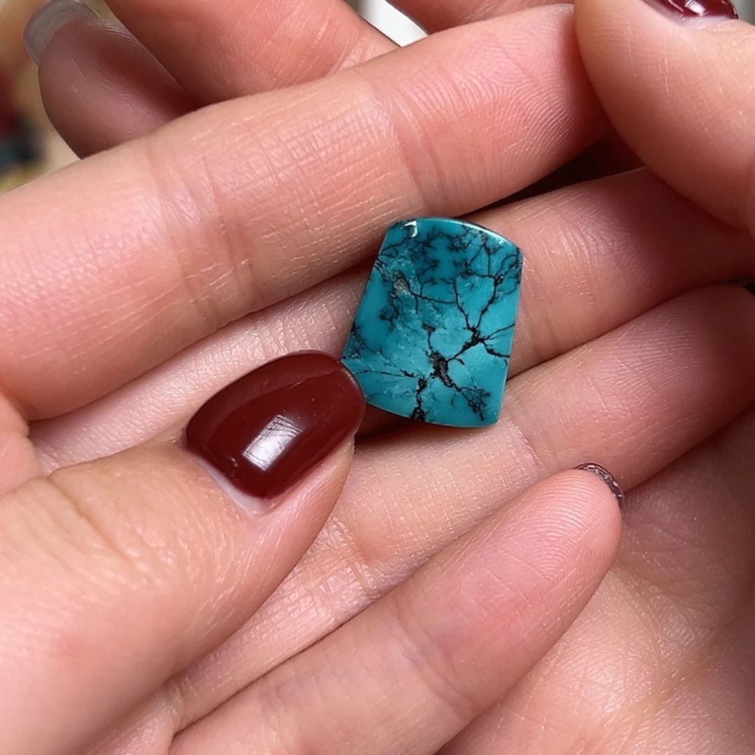 绿松石未镶嵌颈饰