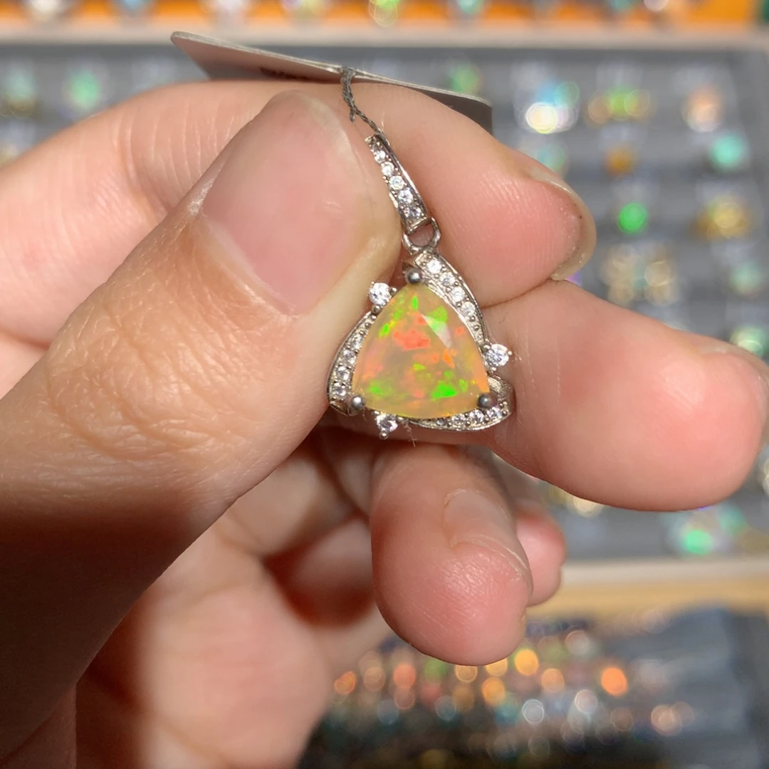 银S925镶嵌欧泊欧泊吊坠y