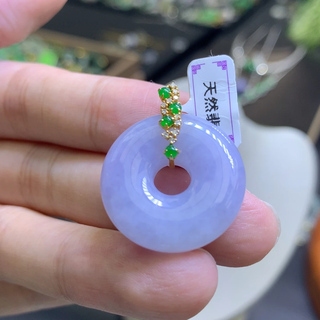 颈饰18K金镶嵌翡翠