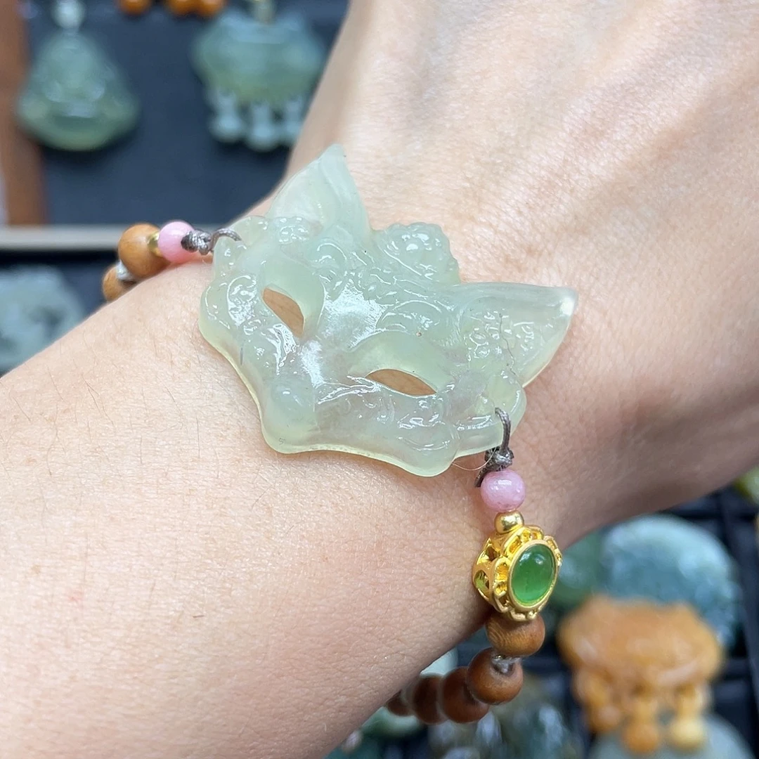 未镶嵌蛇纹石玉颈饰