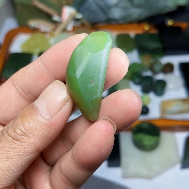 未镶嵌和田玉珠宝半成品