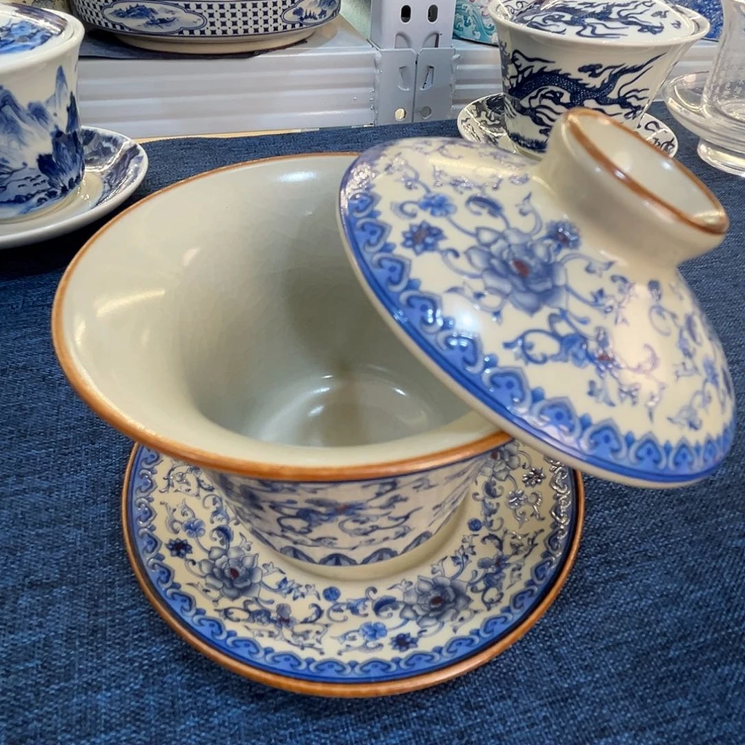 这些盖碗很漂亮！！！