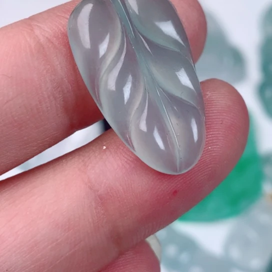 翡翠18K金镶嵌吊坠(不含链)缅甸天然翡翠A货