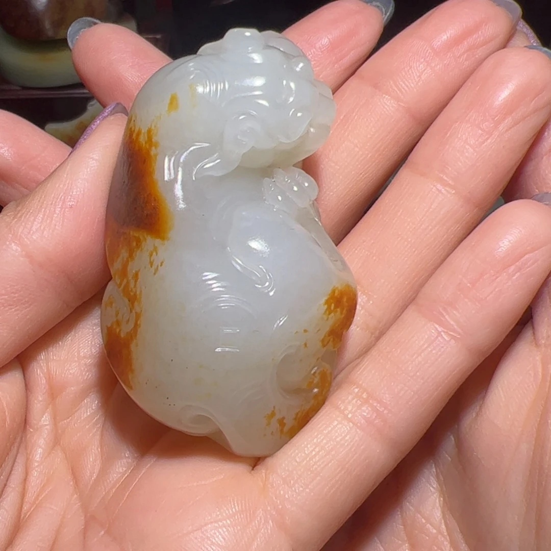 天***妹和田玉未镶嵌颈饰