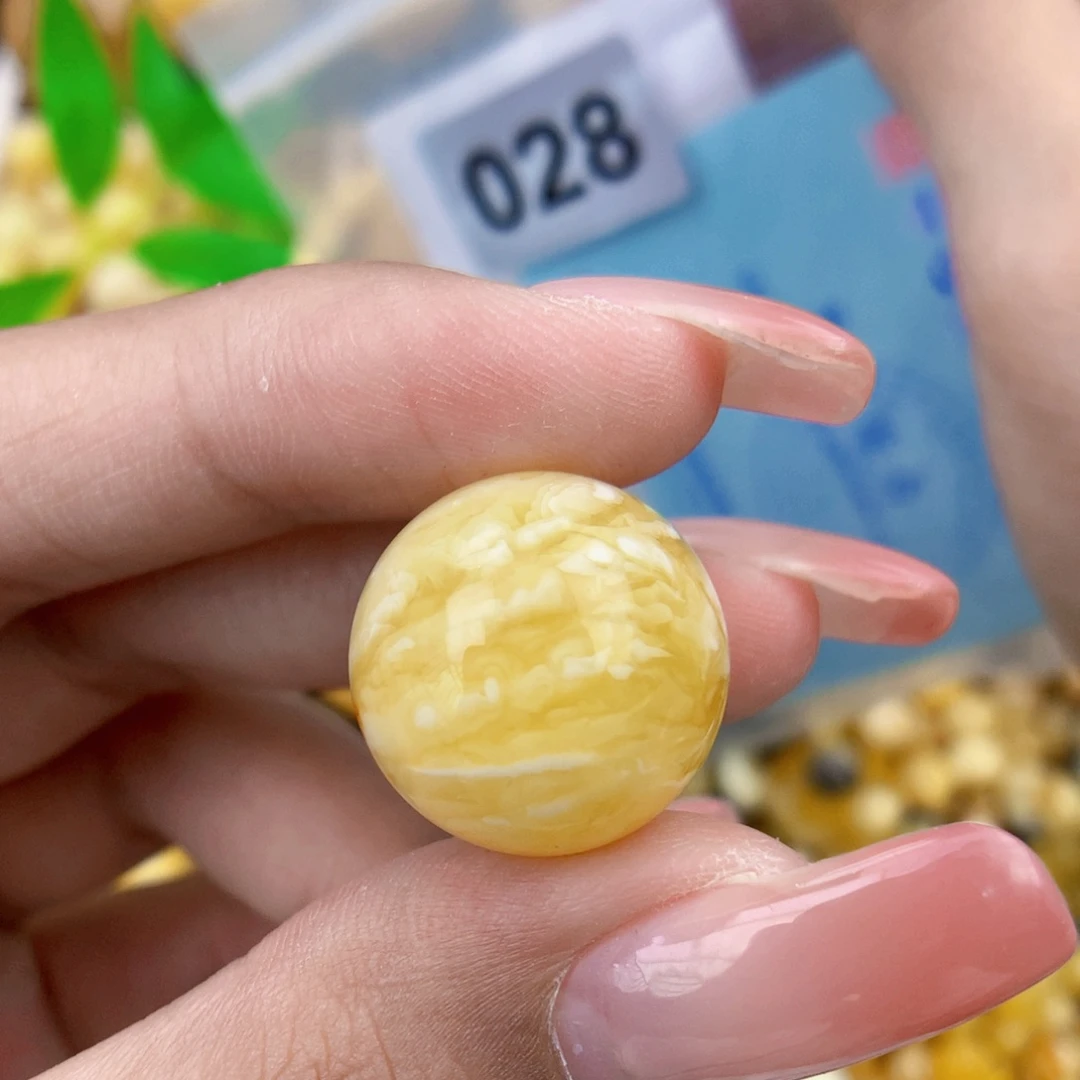 未镶嵌琥珀珠宝奇石18.2