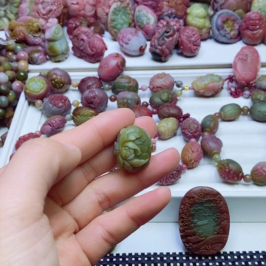 玛瑙/玉髓盐源玛瑙吊坠未镶嵌