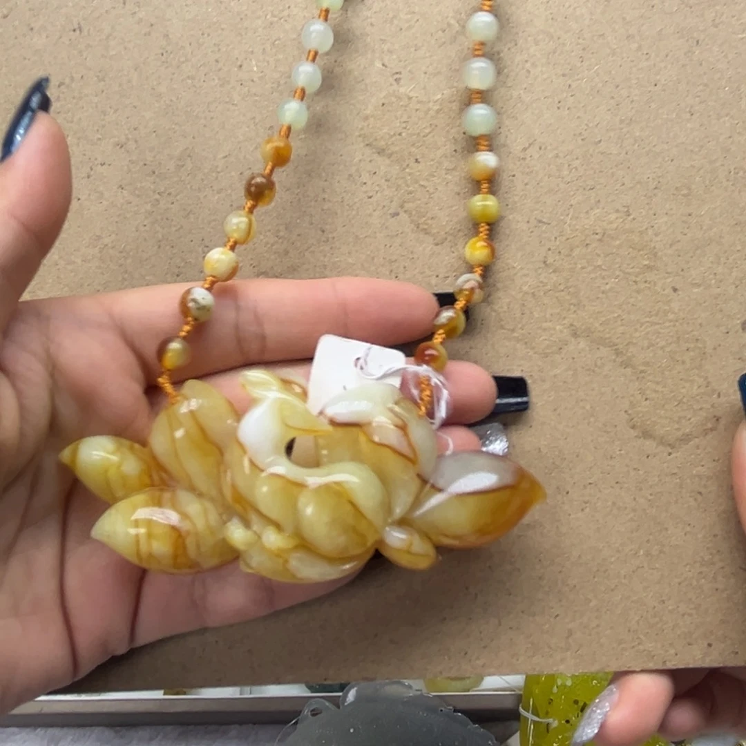 蛇纹石玉颈饰未镶嵌林**-