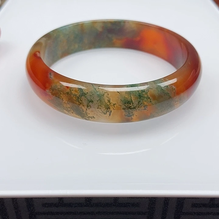 手镯玛瑙/玉髓未镶嵌东****颖