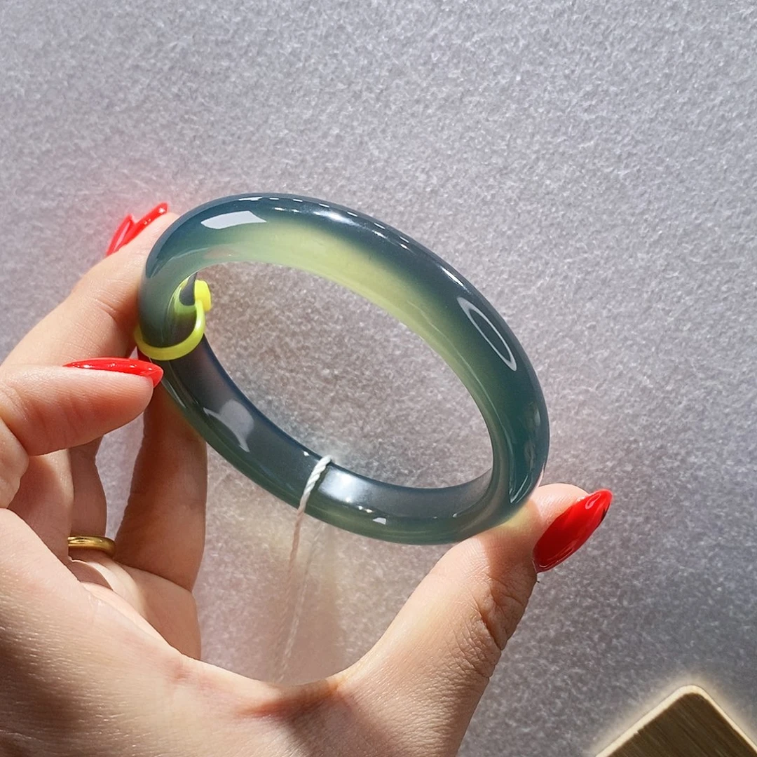 玛瑙/玉髓手镯未镶嵌58