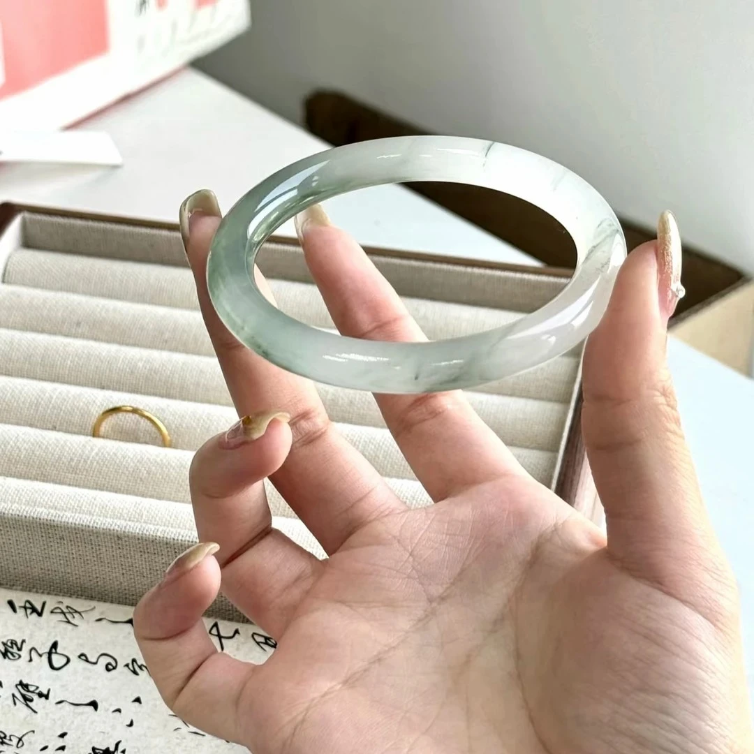 石英质玉手镯多样性发货【轻微色差，实物为准】编号：S-133