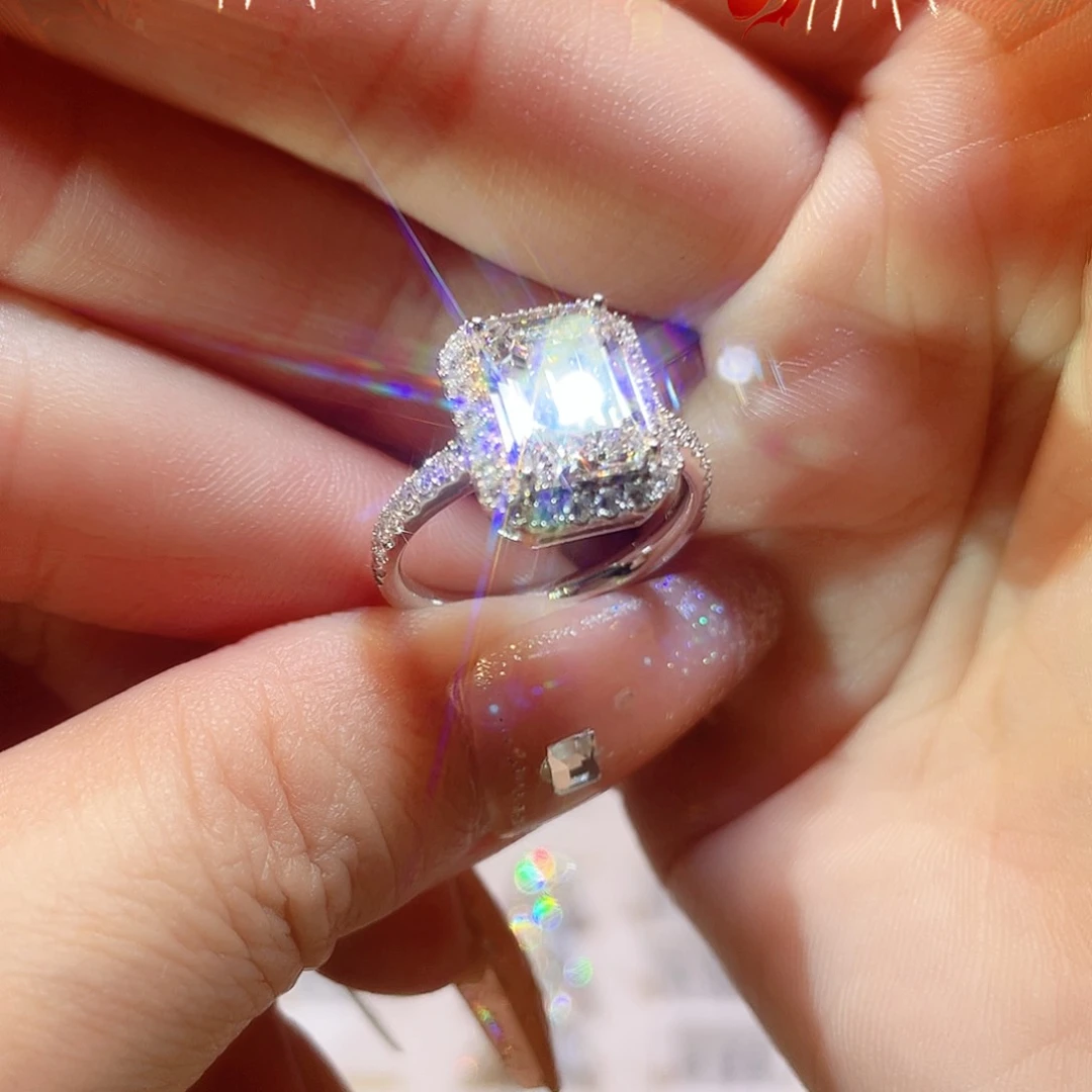 实验室培育钻石18K金镶嵌3.21D/VVS1，13，IGI