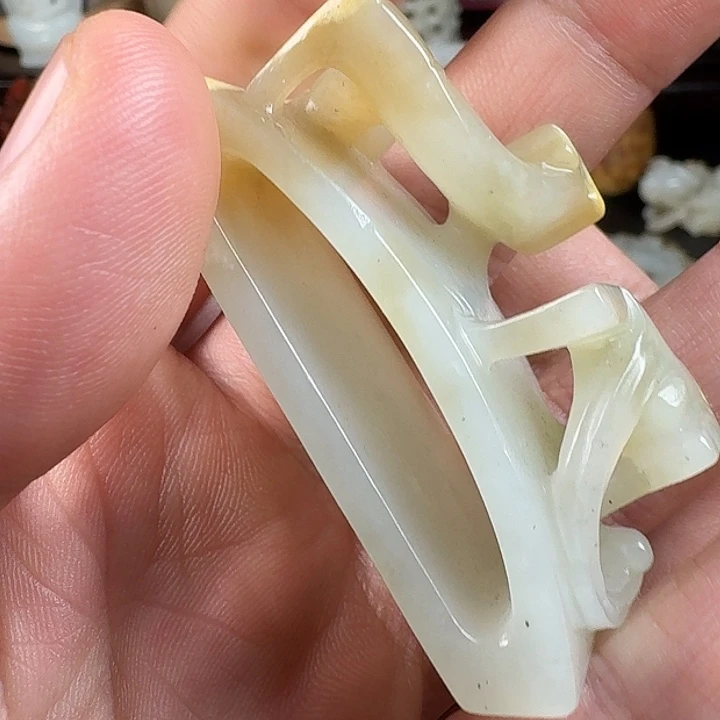 王***博和田玉（糖玉）未镶嵌挂件