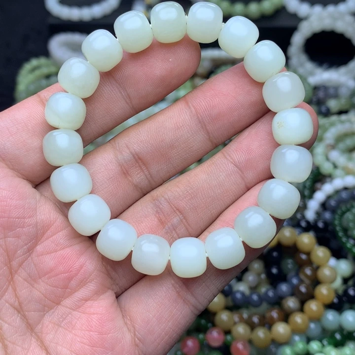 和田玉未镶嵌手串