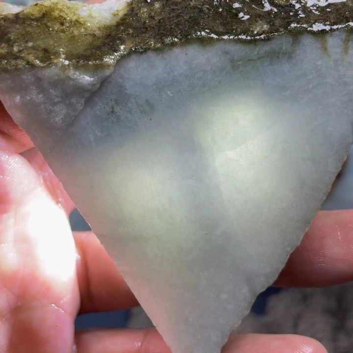 翡翠颈饰未镶嵌天然翡翠边角料