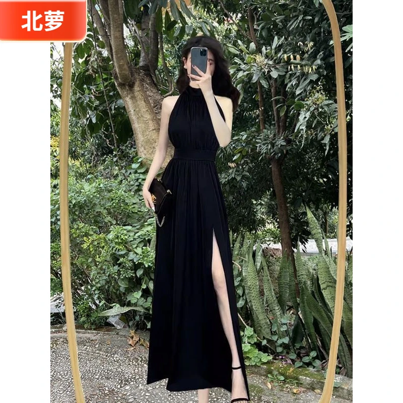 1感黑色挂脖无袖连衣裙女2025夏季设计感法式气质开叉收腰ll