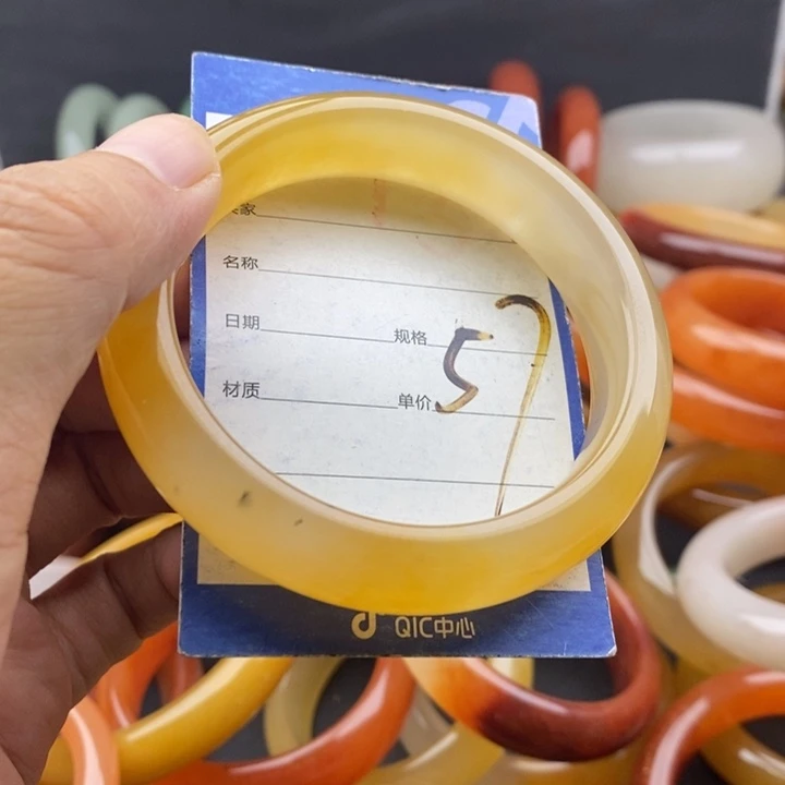 石英质玉手镯未镶嵌