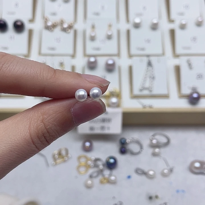 淡水珍珠耳饰银S925镶嵌闲**逛