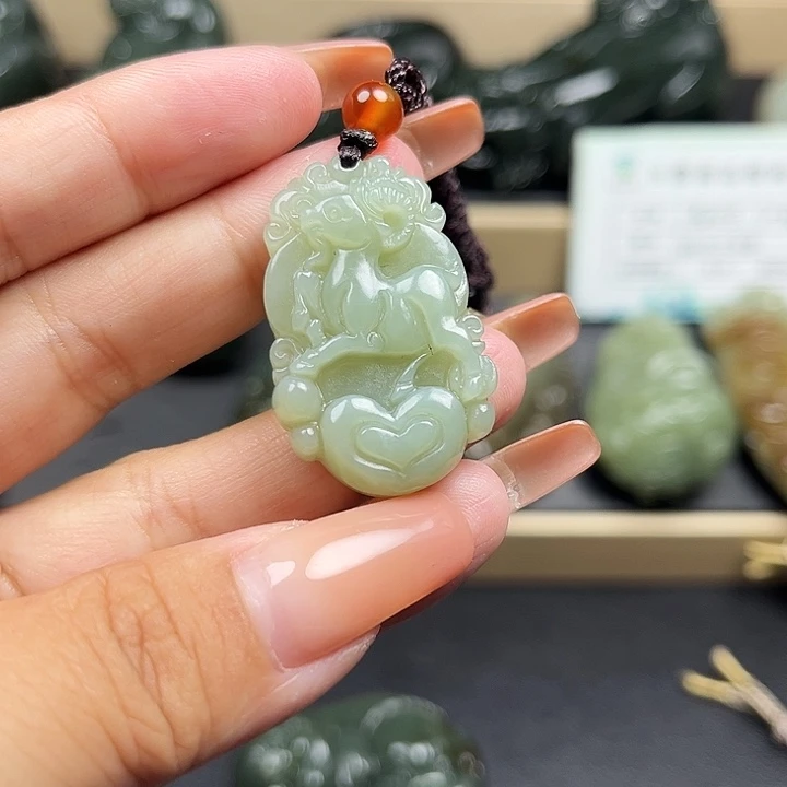 颈饰未镶嵌和田玉