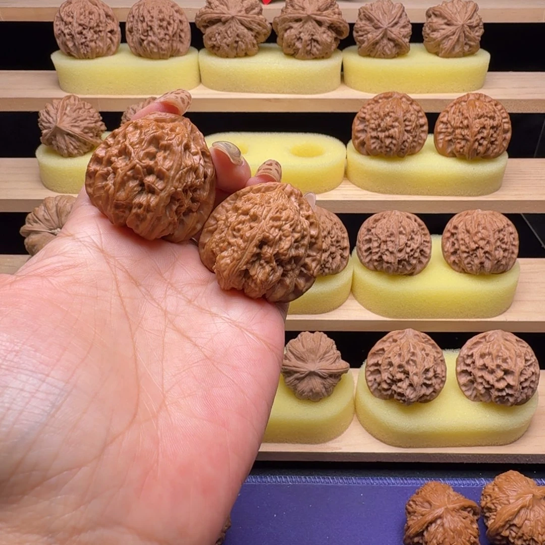 文玩核桃吊坠41尺三角白