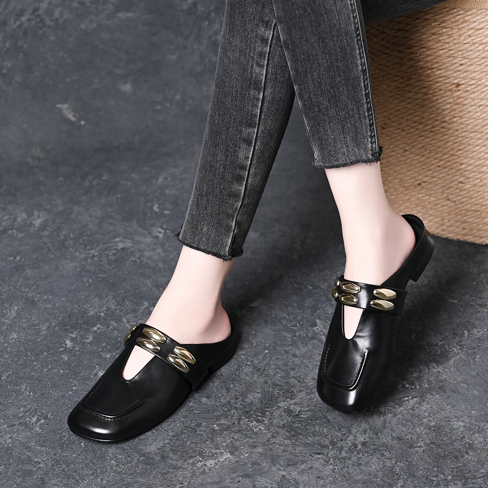 时尚铆钉一脚蹬包头凉拖女2025春夏新款外穿舒适百搭低跟穆勒鞋