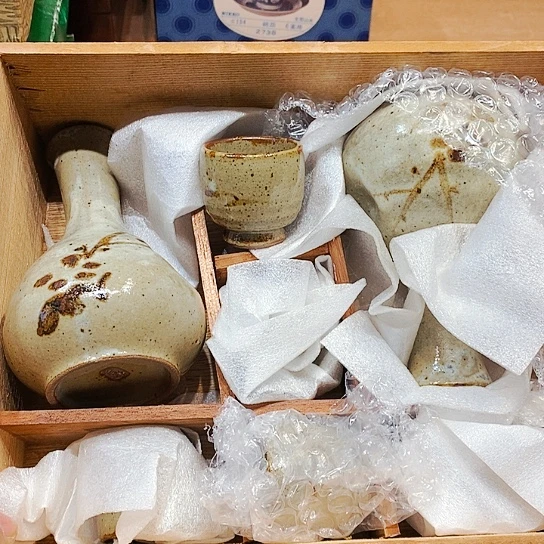 万千严选瓷器杂项如图所示男**途