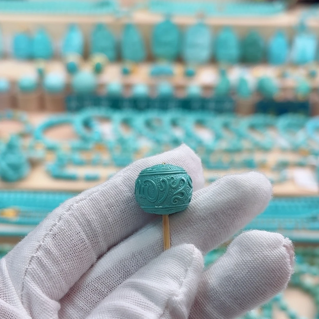 绿松石未镶嵌珠宝奇石