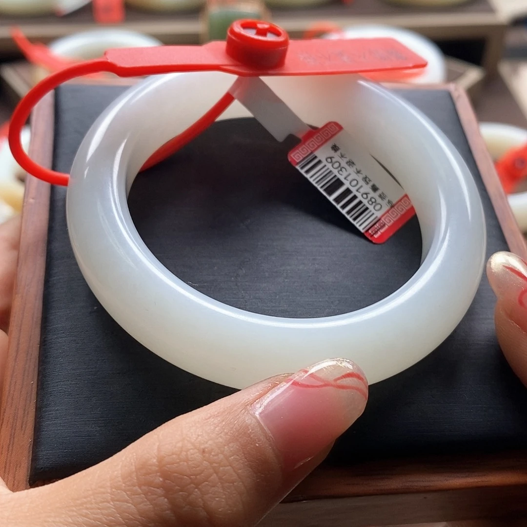 未镶嵌手镯和田玉千***梦