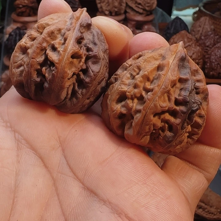 文玩核桃把件橘**萝七彩龙鳞甲88