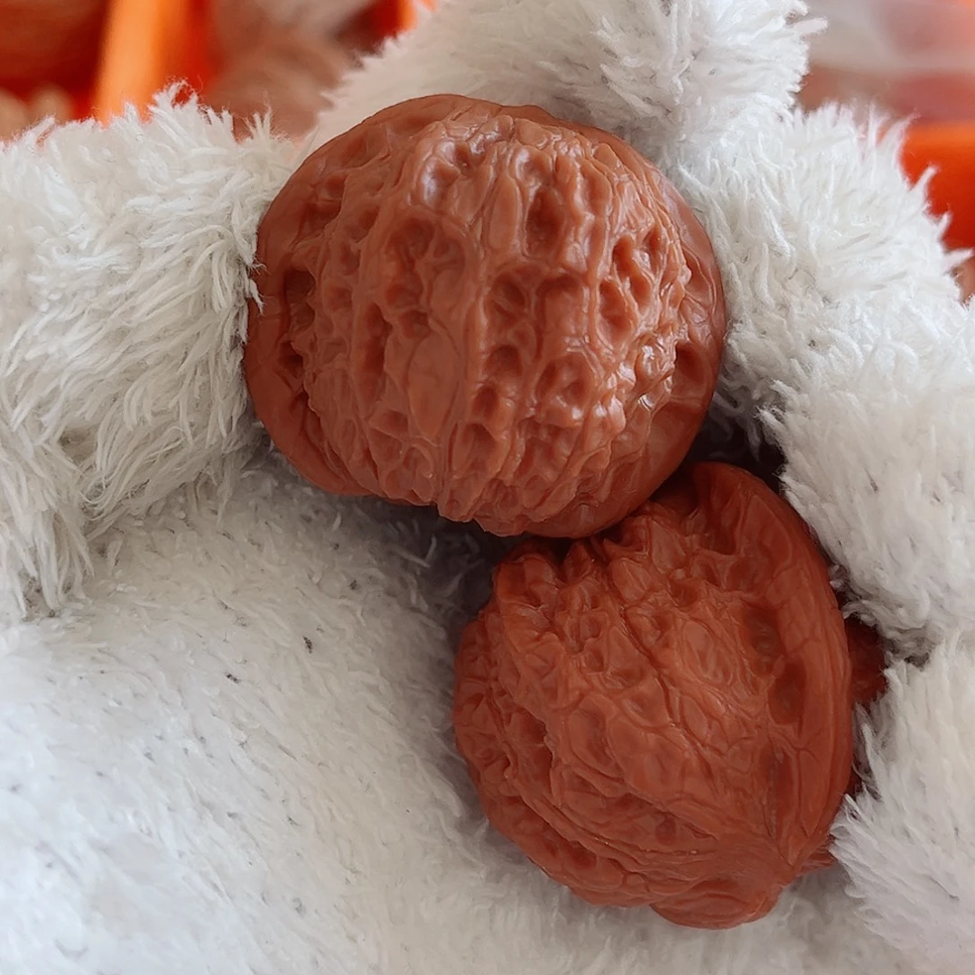 白***头文玩核桃吊坠血麒麟